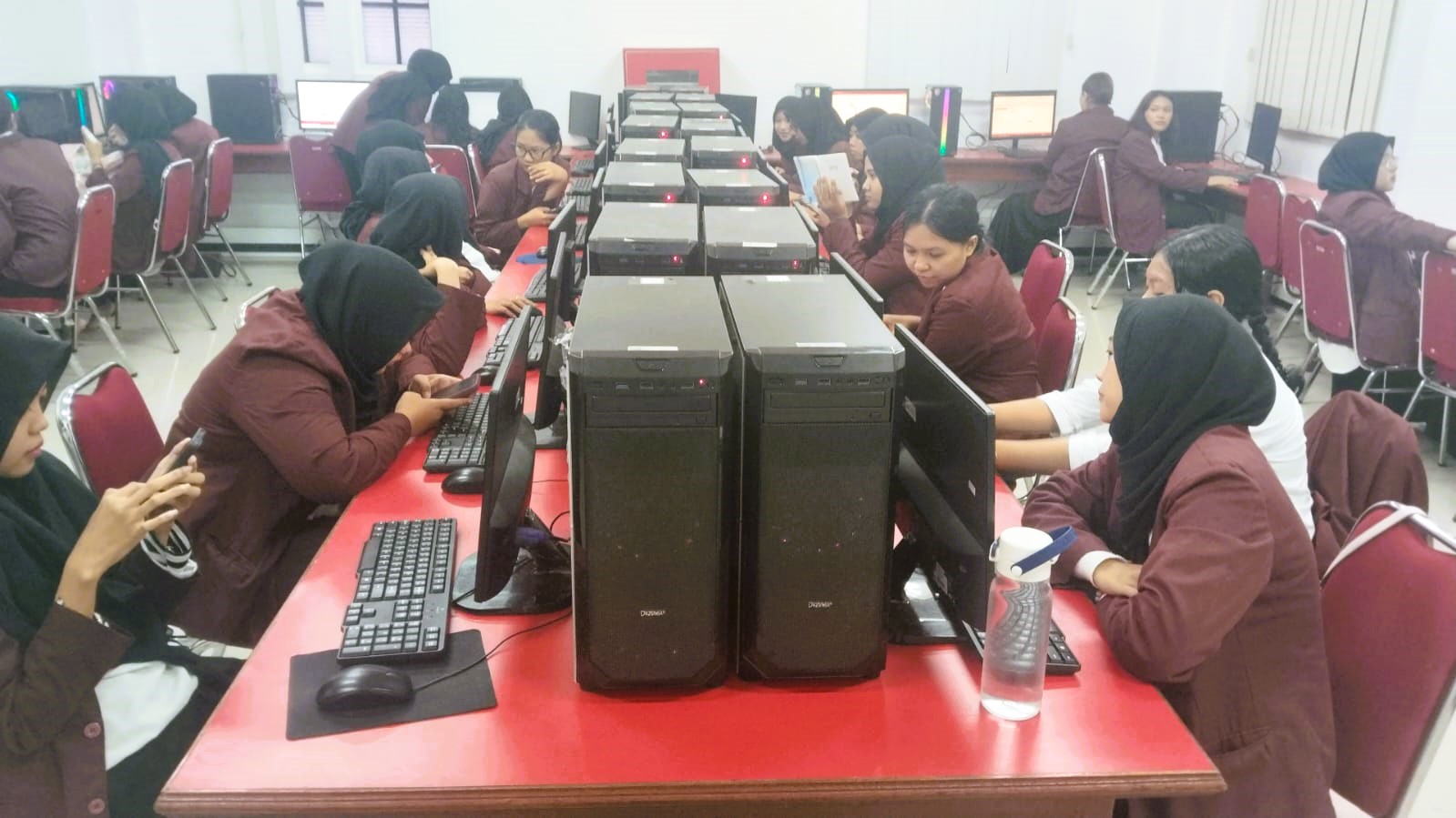 Pembelajaran di Lab Jaringan Komputer