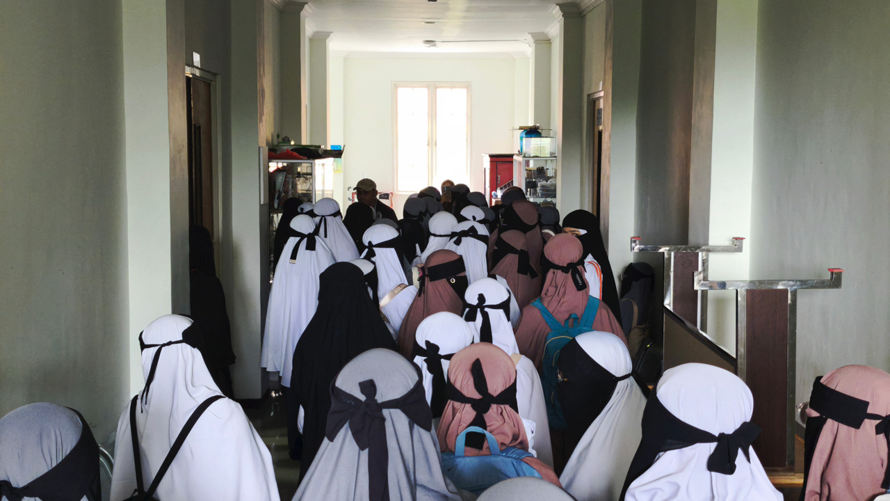 Kunjungan Guru dan Siswa Ma’had Ummu Sulaim di Laboratorium Robotika