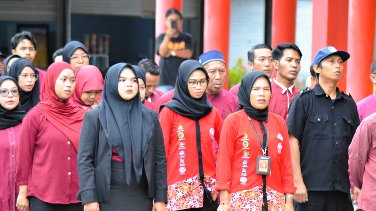 HUT ke-80 RI, Rektor Sebut Tenaga Kependidikan Tulang Punggung Pendidikan Berkualitas